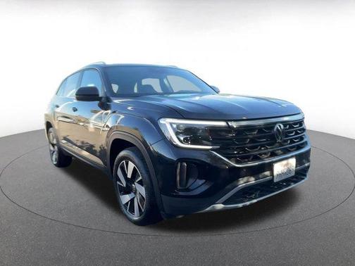 2024 Volkswagen Atlas Cross Sport 2.0T SE w/Technology 4MOTION