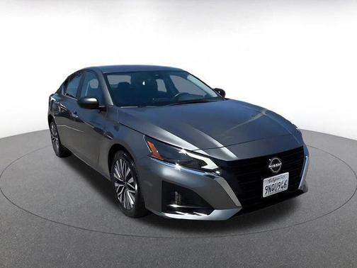 Gun Metallic 2025 Nissan Altima SV FWD