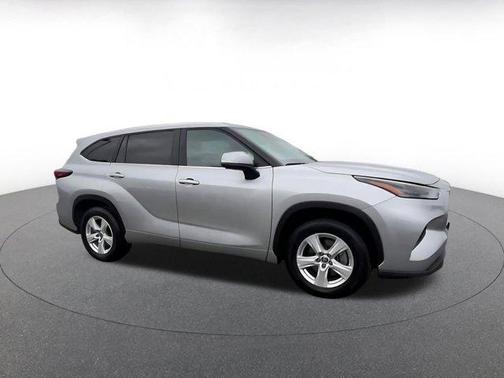 2025 Toyota Highlander LE