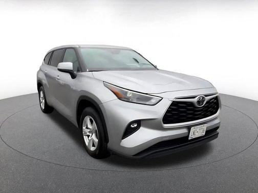 2025 Toyota Highlander LE