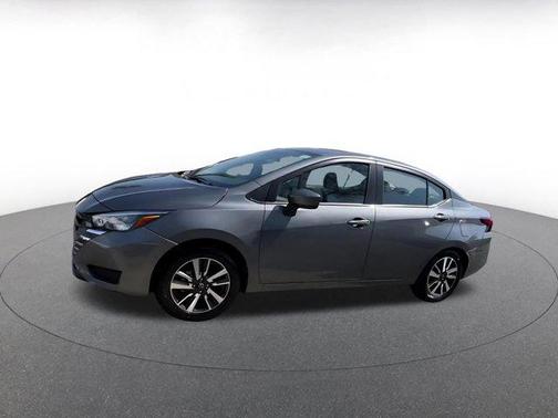 Gun Metallic 2025 Nissan Versa 1.6 SV