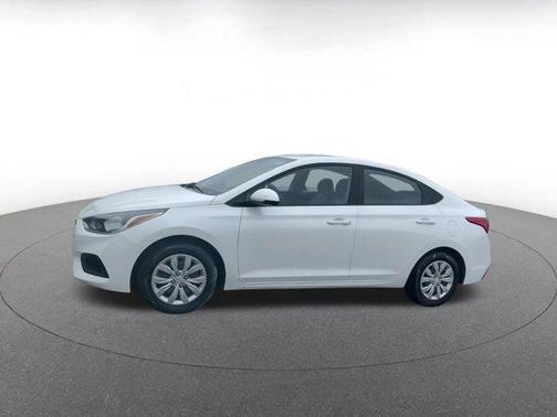 2022 Hyundai Accent SE