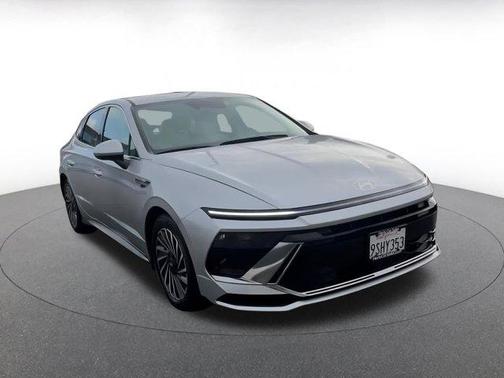 2025 Hyundai SONATA Hybrid SE