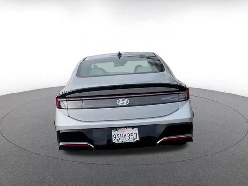 2025 Hyundai SONATA Hybrid SE