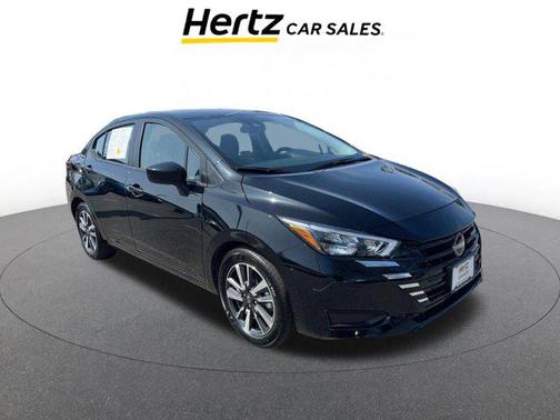 Super Black 2025 Nissan Versa 1.6 SV