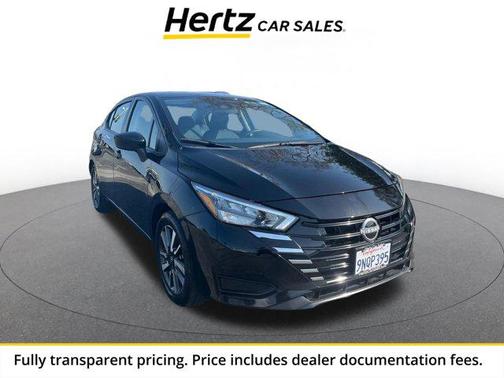 Super Black 2025 Nissan Versa 1.6 SV