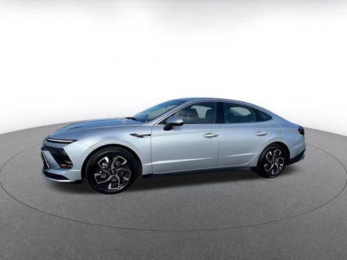 Aero Silver 2025 Hyundai SONATA SEL