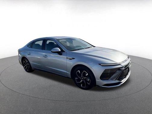 Aero Silver 2025 Hyundai SONATA SEL