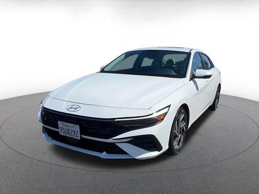 2025 Hyundai ELANTRA Limited