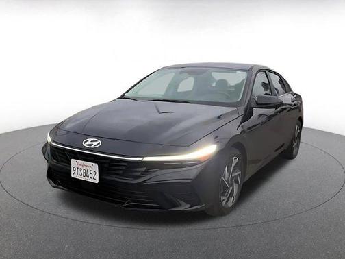 2025 Hyundai ELANTRA HEV Limited