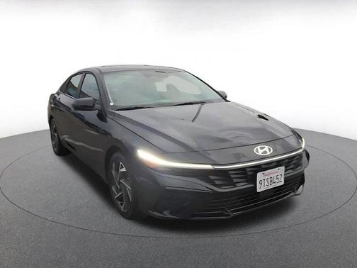 2025 Hyundai ELANTRA HEV Limited