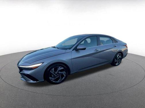2025 Hyundai ELANTRA SEL