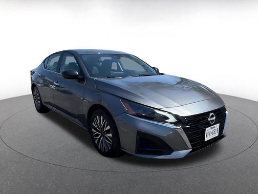 Gun Metallic 2025 Nissan Altima SV FWD