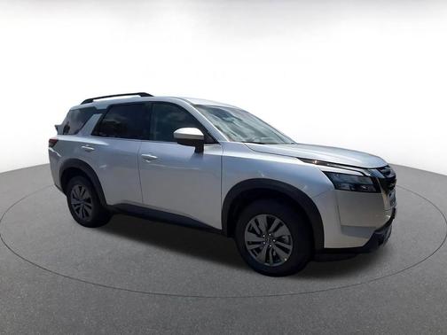 Brilliant Silver Metallic 2025 Nissan Pathfinder SV FWD