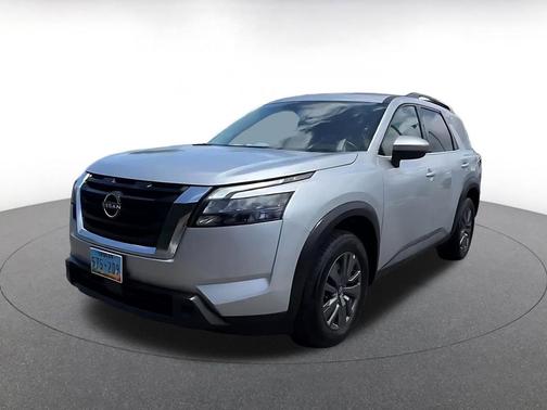 Brilliant Silver Metallic 2025 Nissan Pathfinder SV FWD