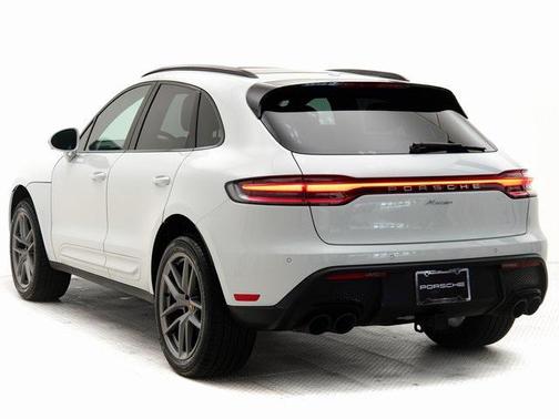 2025 Porsche Macan 