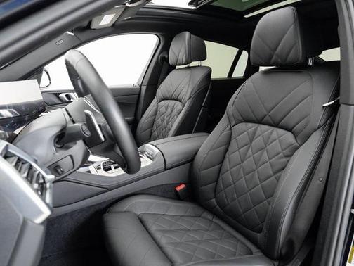 2025 BMW X6 xDrive40i