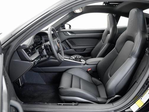 2025 Porsche 911 Carrera S
