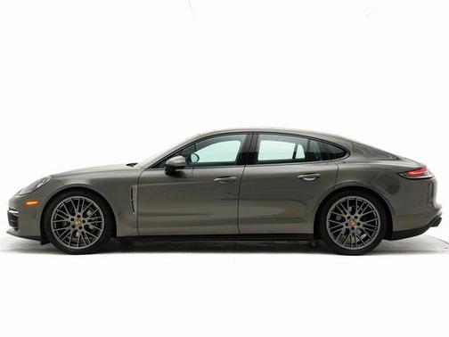 2023 Porsche Panamera 4 Platinum Edition