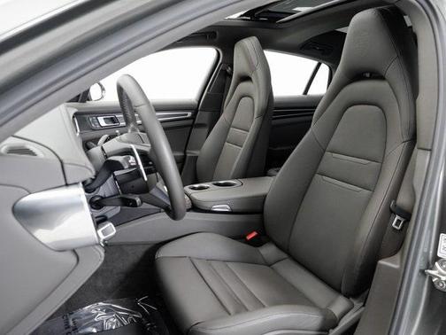 2023 Porsche Panamera 4 Platinum Edition