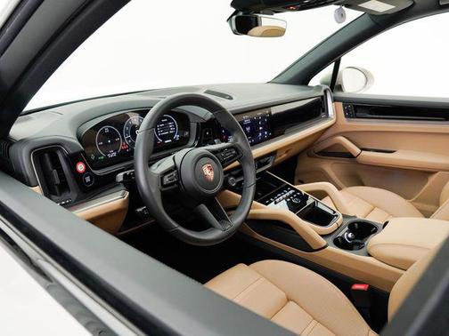 Cashmere Beige Metallic 2026 Porsche Cayenne Cayenne