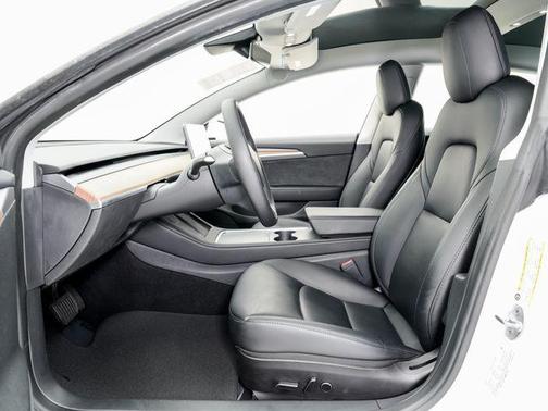 Pearl White Multi-Coat 2022 Tesla Model 3 Long Range