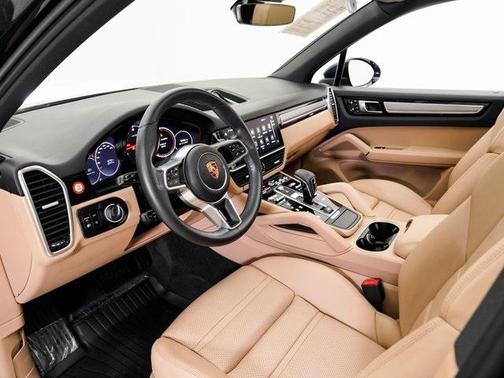 2023 Porsche Cayenne Platinum Edition
