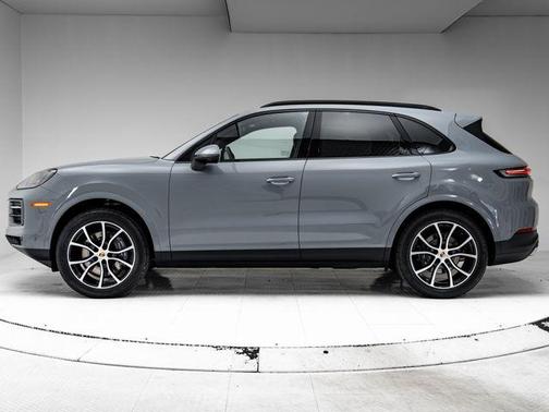 Arctic Grey 2025 Porsche Cayenne Cayenne