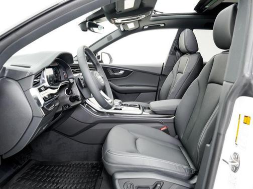 Glacier White Metallic 2026 Audi Q8 55 Premium Plus