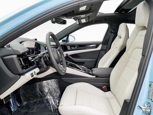 2026 Porsche Panamera 4