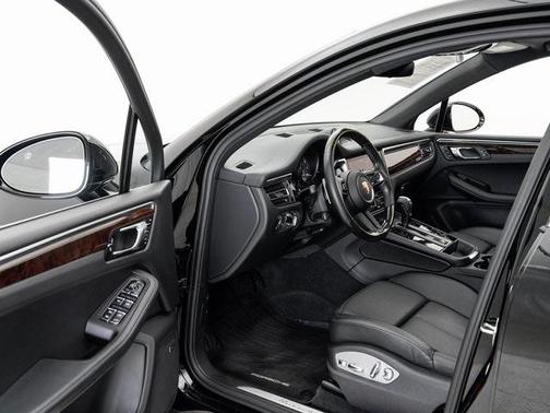 2023 Porsche Macan S