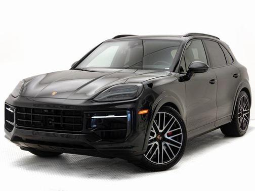 2025 Porsche Cayenne GTS
