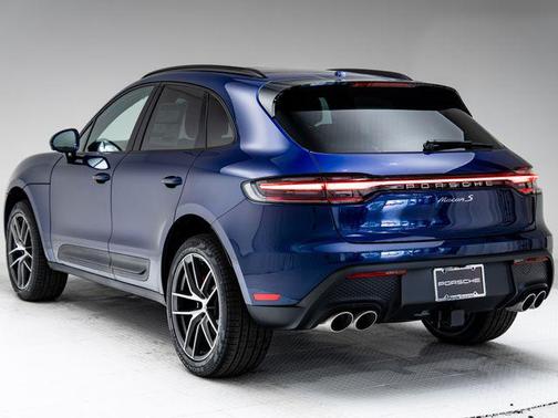 Blue Metallic 2026 Porsche Macan Macan