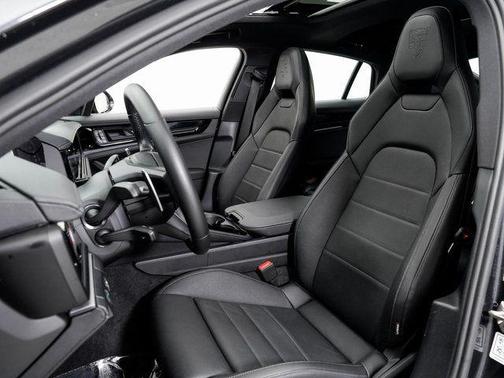 2025 Porsche Panamera 4