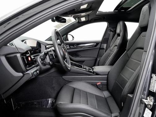 2025 Porsche Panamera 4