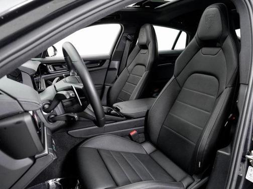 2025 Porsche Panamera 4