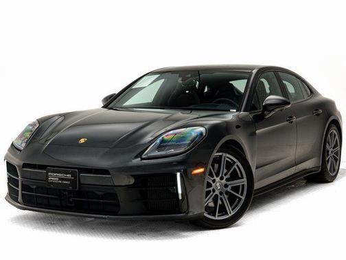 2025 Porsche Panamera 4