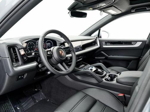 Dolomite Silver Metallic 2026 Porsche Cayenne Cayenne