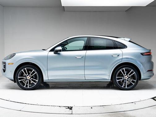 Dolomite Silver Metallic 2026 Porsche Cayenne Cayenne