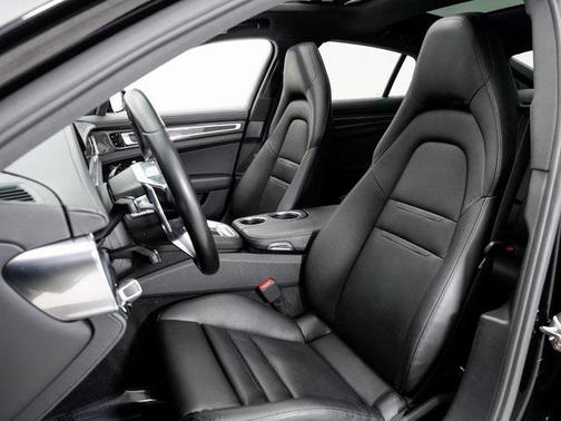 2017 Porsche Panamera 4
