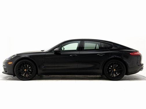 2017 Porsche Panamera 4