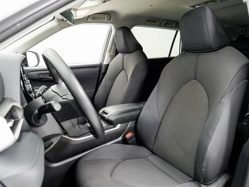 2022 Toyota Highlander L