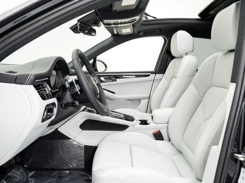 Volcano Grey Metallic 2026 Porsche Macan Macan