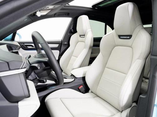 2025 Porsche Macan 4