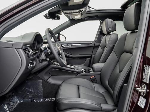 Copper Ruby Metallic 2026 Porsche Macan Macan