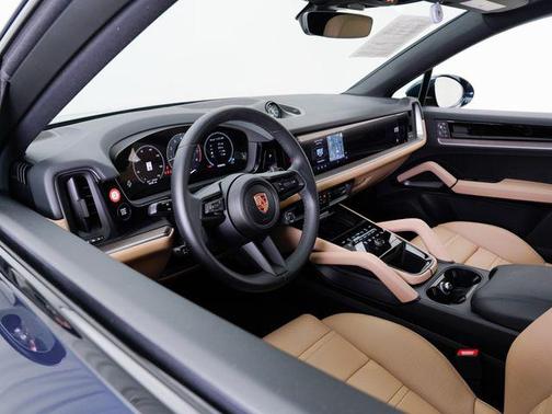 Algarve Blue Metallic 2025 Porsche Cayenne Cayenne