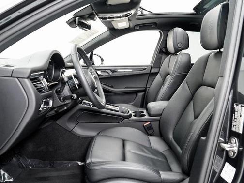 2023 Porsche Macan T