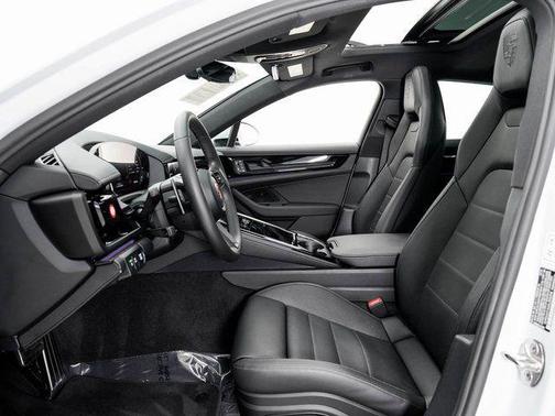 2025 Porsche Panamera 4