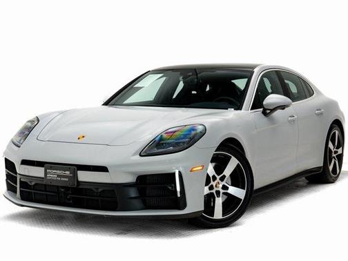 2025 Porsche Panamera 4