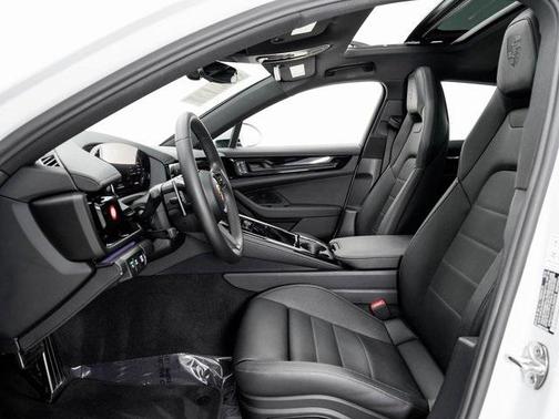 2025 Porsche Panamera 4